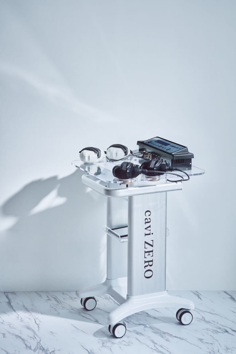 痩身機器 cavi ZEROシリーズの本体とカート