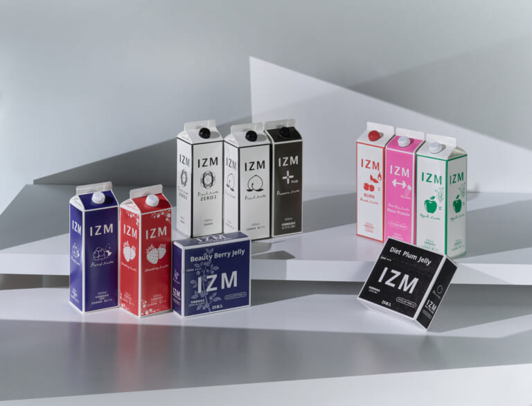 IZM 酵素ドリンクシリーズの紙パック製品とカットゼリーのパッケージ